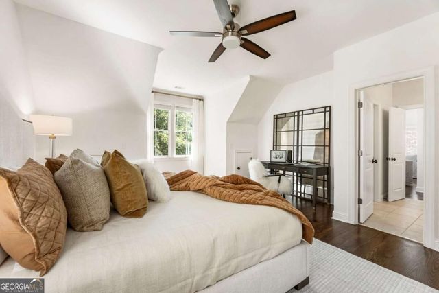 565 Willow Oak Way, Roswell, GA 30076