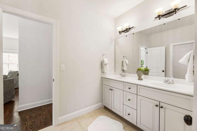 565 Willow Oak Way, Roswell, GA 30076