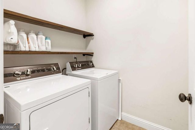 565 Willow Oak Way, Roswell, GA 30076