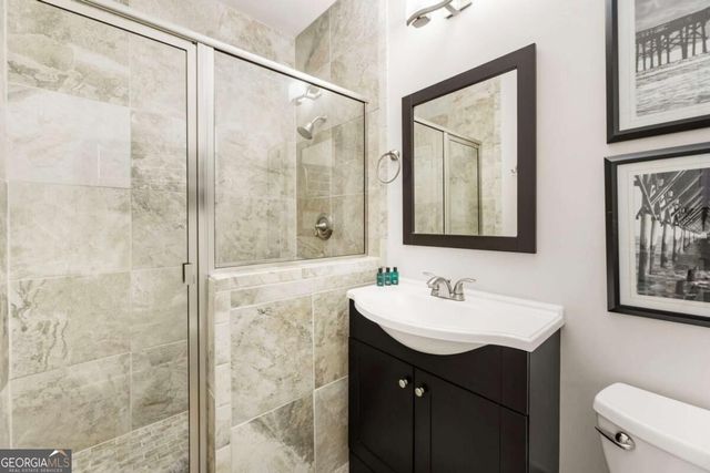 565 Willow Oak Way, Roswell, GA 30076
