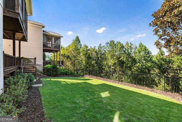 565 Willow Oak Way, Roswell, GA 30076