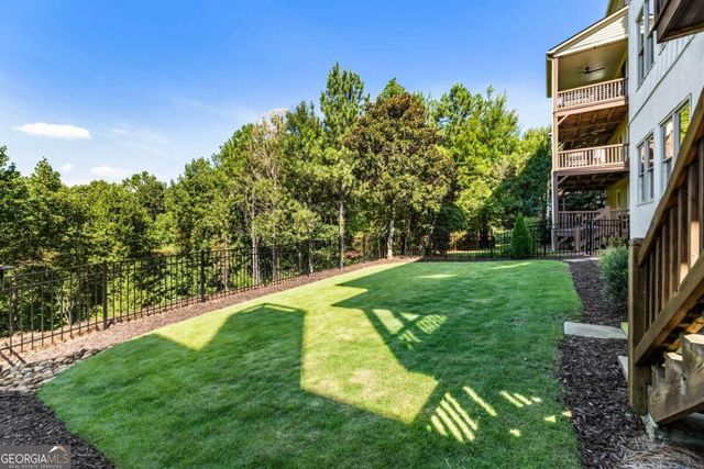 565 Willow Oak Way, Roswell, GA 30076
