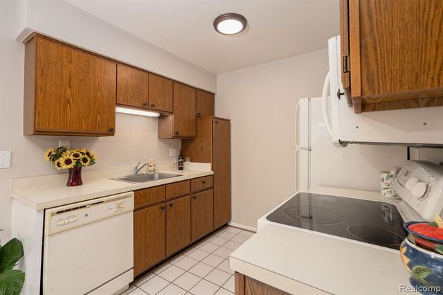 936 Wexford Way, Rochester Hills, MI 48307