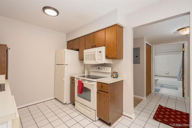 936 Wexford Way, Rochester Hills, MI 48307