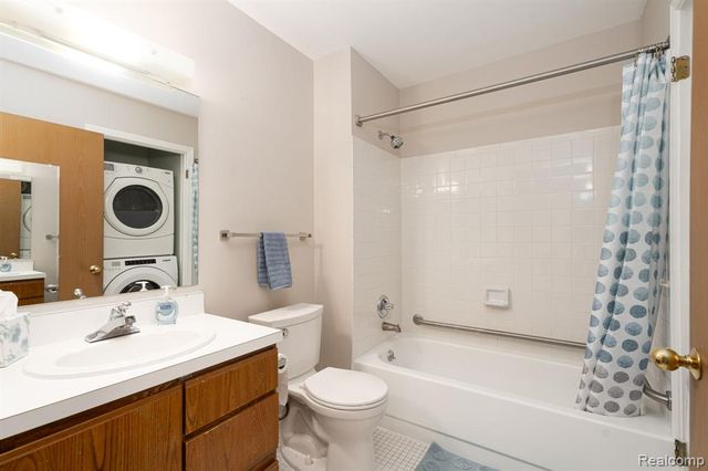 936 Wexford Way, Rochester Hills, MI 48307