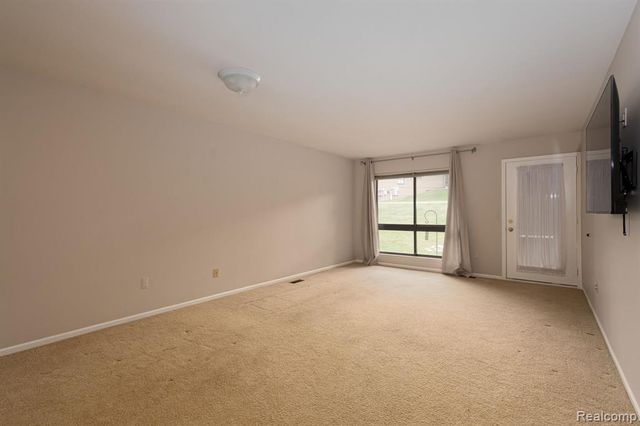 936 Wexford Way, Rochester Hills, MI 48307