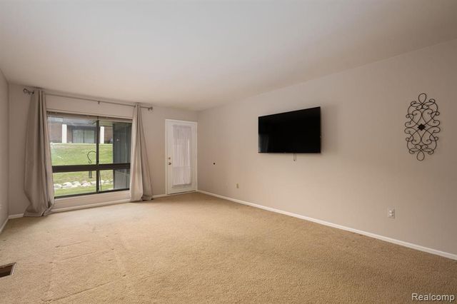 936 Wexford Way, Rochester Hills, MI 48307