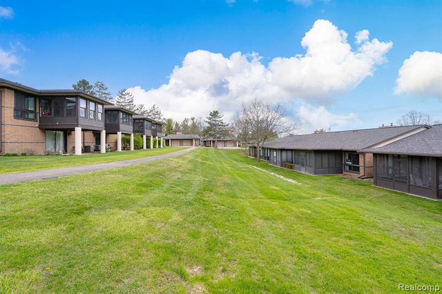 936 Wexford Way, Rochester Hills, MI 48307