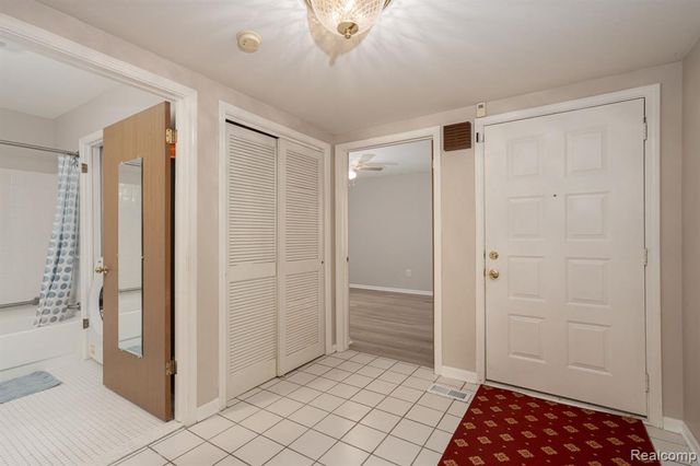 936 Wexford Way, Rochester Hills, MI 48307