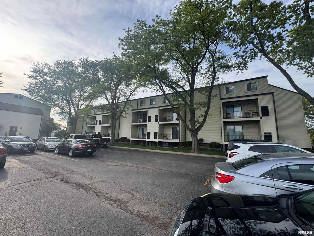 3119 W Willow Knolls Dr Apt B28, Peoria, IL 61614