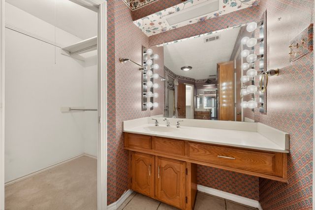 1000 Townsend Lane, Desoto, TX 75115