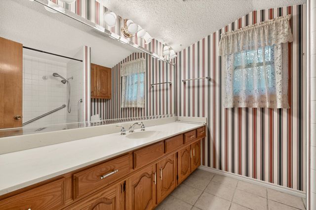 1000 Townsend Lane, Desoto, TX 75115