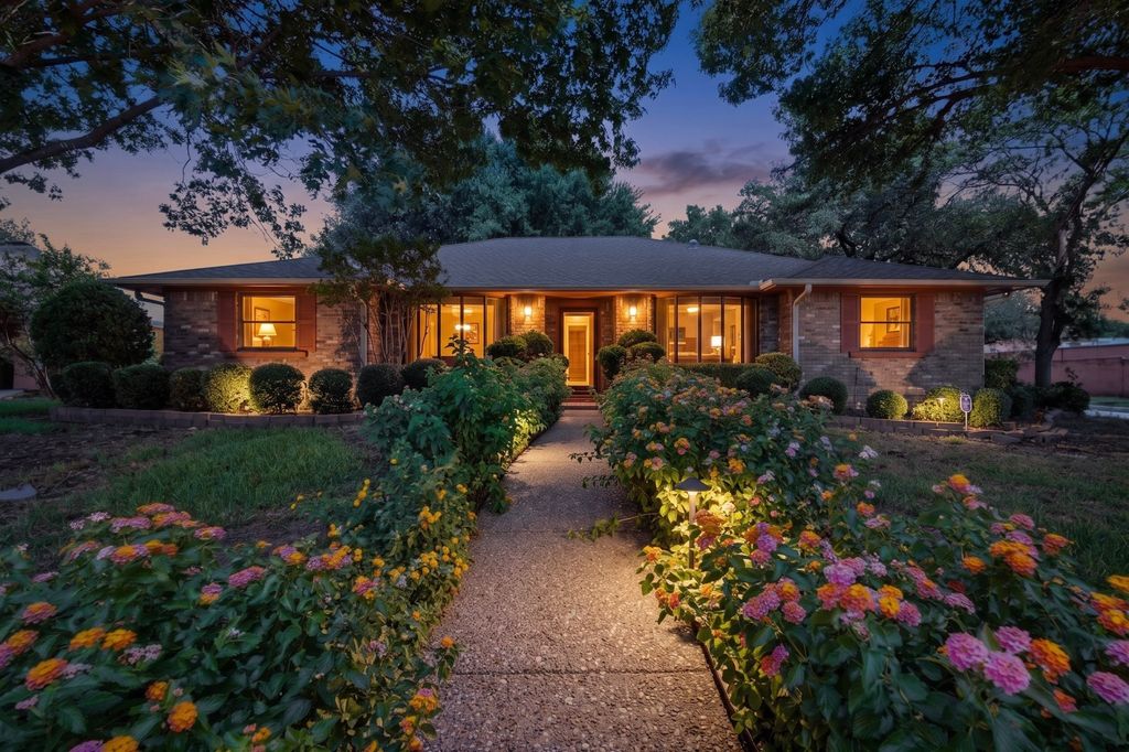 1000 Townsend Lane, Desoto, TX 75115
