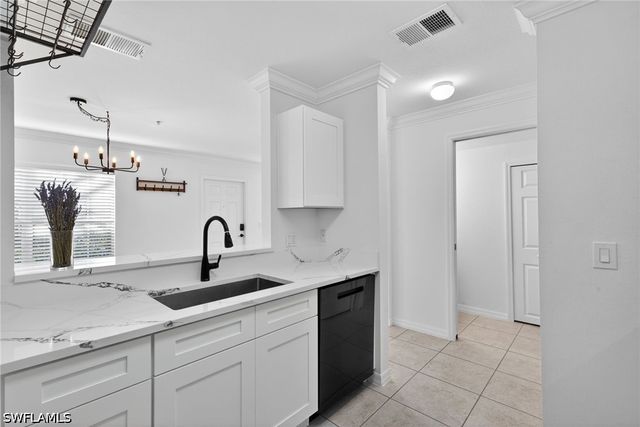 9076 Gervais CIR 410, Naples, FL 34120