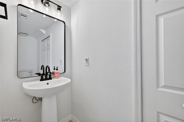 9076 Gervais CIR 410, Naples, FL 34120