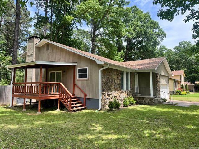104 Foxdell Circle, Jacksonville, AR 72076
