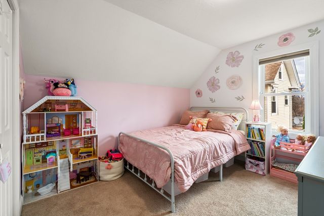 10 Cedar St, Hudson, MA 01749