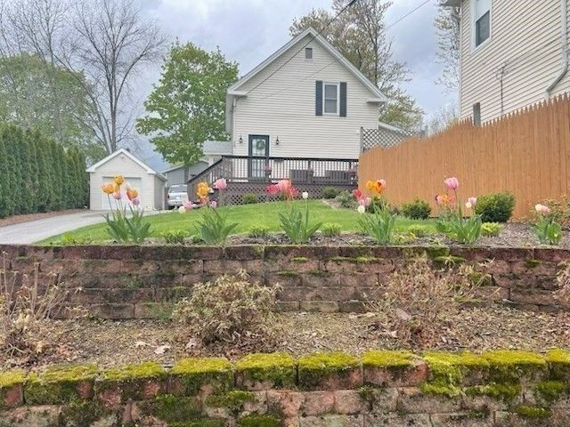 10 Cedar St, Hudson, MA 01749