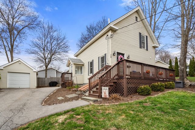 10 Cedar St, Hudson, MA 01749