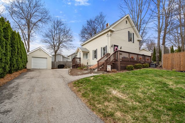 10 Cedar St, Hudson, MA 01749