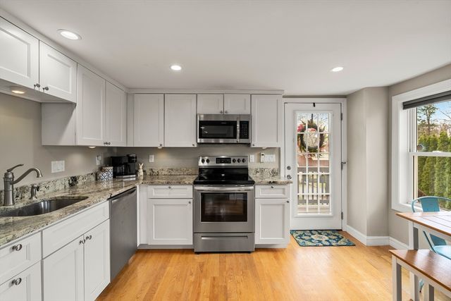 10 Cedar St, Hudson, MA 01749