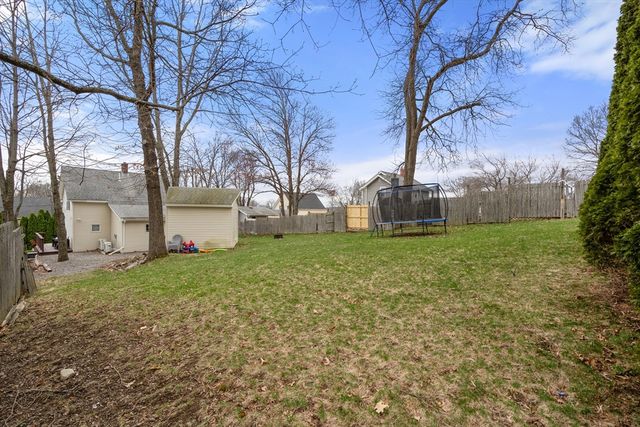 10 Cedar St, Hudson, MA 01749