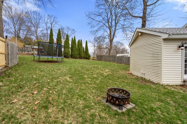 10 Cedar St, Hudson, MA 01749