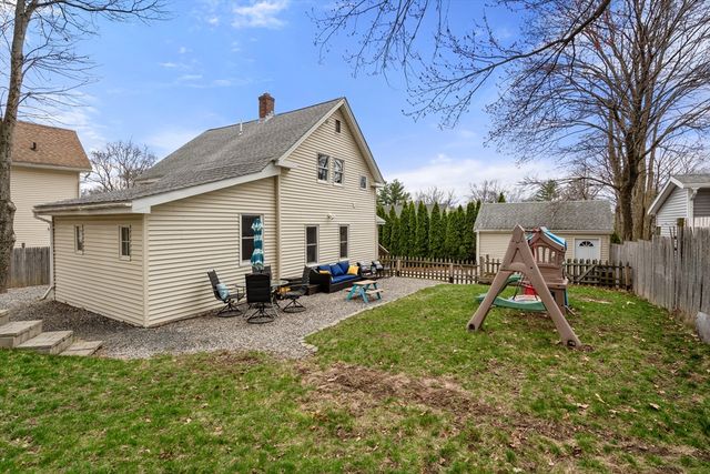 10 Cedar St, Hudson, MA 01749