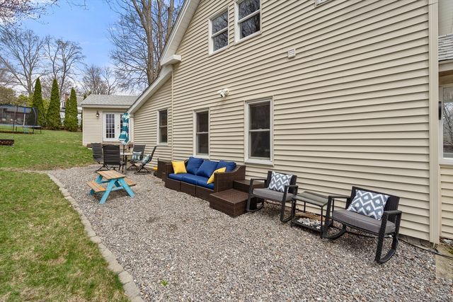 10 Cedar St, Hudson, MA 01749