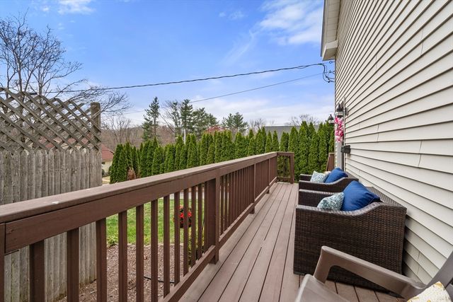 10 Cedar St, Hudson, MA 01749