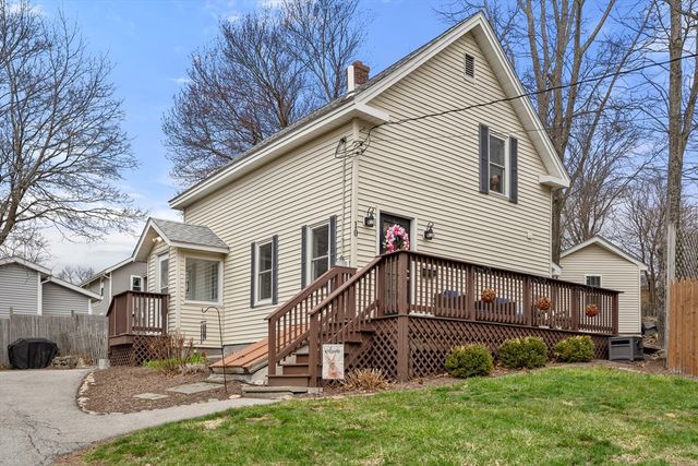 10 Cedar St, Hudson, MA 01749