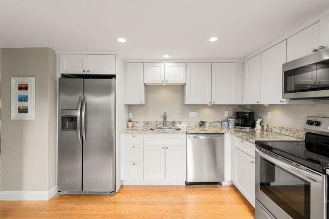 10 Cedar St, Hudson, MA 01749