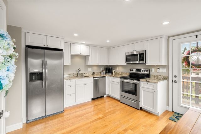 10 Cedar St, Hudson, MA 01749