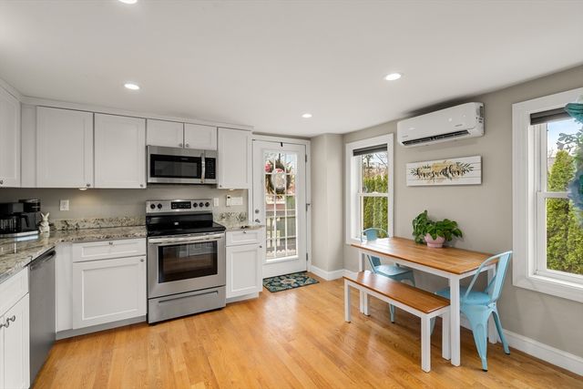 10 Cedar St, Hudson, MA 01749