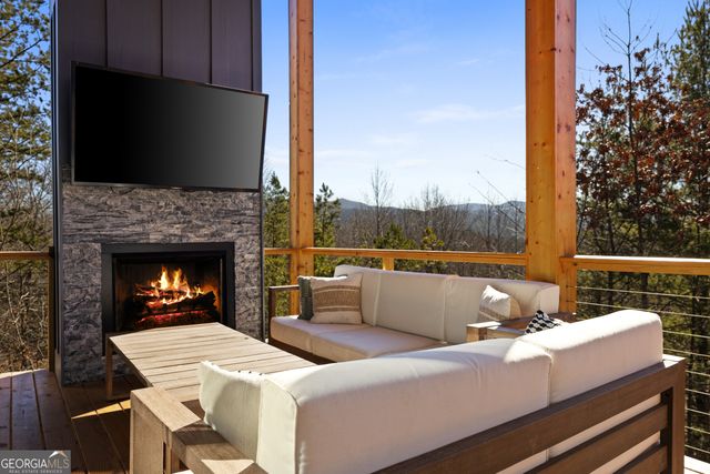 572 Left Turn, Blue Ridge, GA 30513