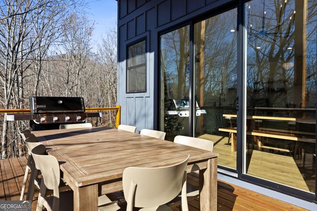 572 Left Turn, Blue Ridge, GA 30513