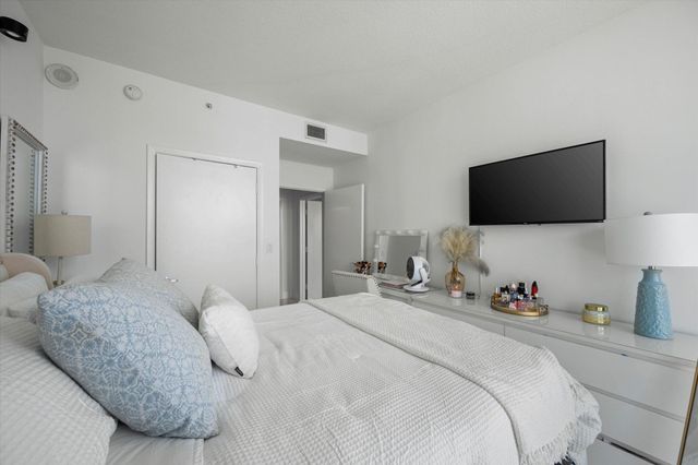 1900 N Bayshore Drive 2312, Miami, FL 33132