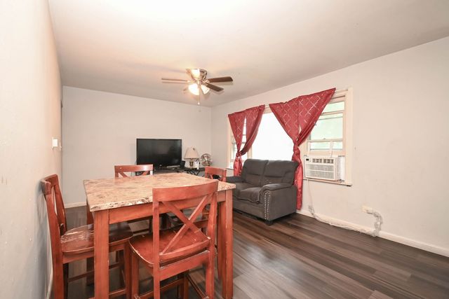 1636 Rice Street, Waukegan, IL 60087