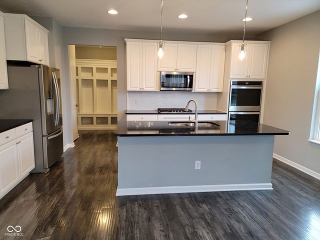 16123 Sedalia Drive, Fishers, IN 46040