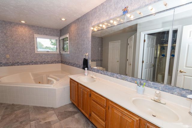 14770 Fairfield Drive, Granger, IN 46530