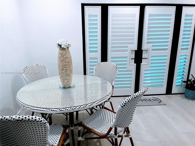 7810 SW 102nd Ln, Miami, FL 33156