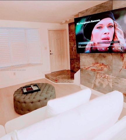 7810 SW 102nd Ln, Miami, FL 33156