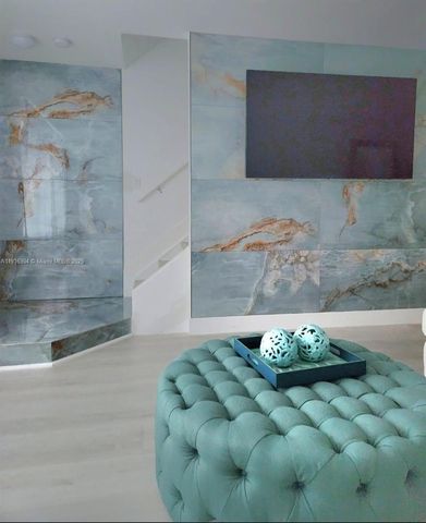 7810 SW 102nd Ln, Miami, FL 33156