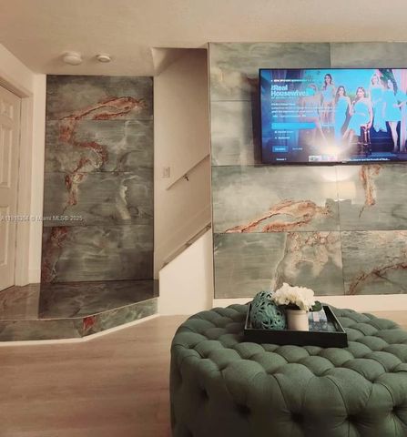 7810 SW 102nd Ln, Miami, FL 33156