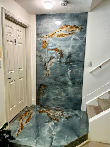 7810 SW 102nd Ln, Miami, FL 33156