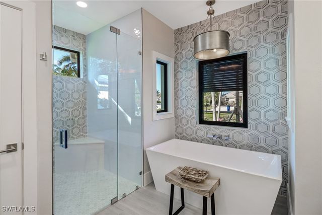 28070 Winthrop CIR, Bonita Springs, FL 34134