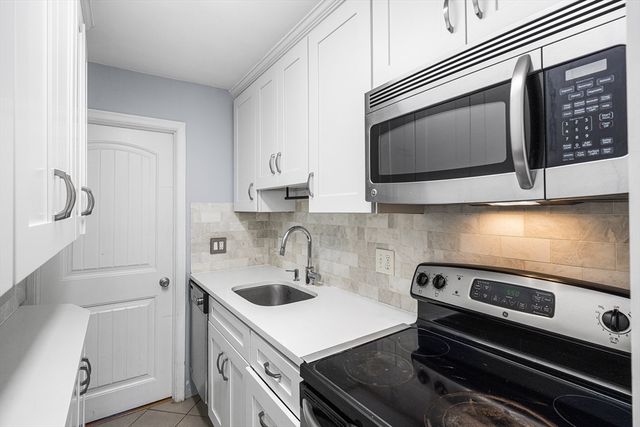 1 Saint Charles St 3, Boston, MA 02116