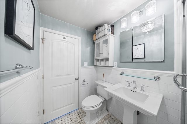 1 Saint Charles St 3, Boston, MA 02116