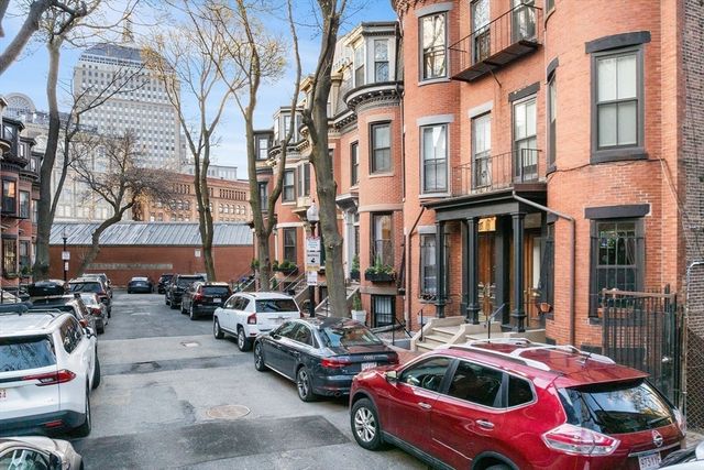 1 Saint Charles St 3, Boston, MA 02116