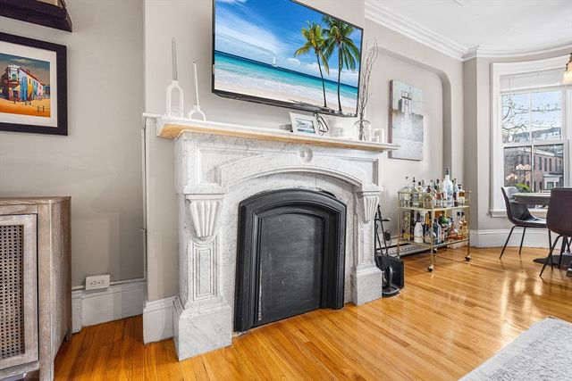 1 Saint Charles St 3, Boston, MA 02116